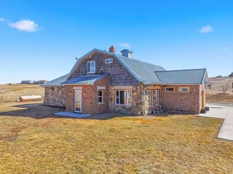 19746 Hunter Rd, Spearfish, SD 57783