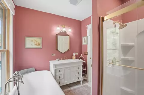 Bath - 152 Charles St, Deadwood, SD 57732 photo 3 of 4