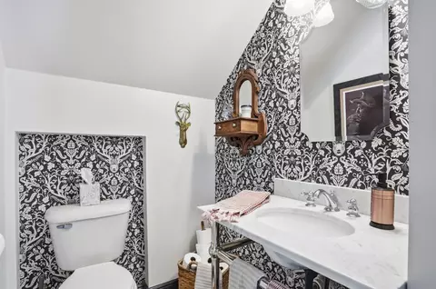 Bath - 152 Charles St, Deadwood, SD 57732 photo 1 of 4