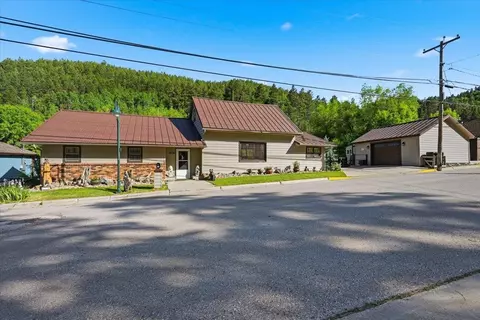 875 Main St, Deadwood, SD 57732