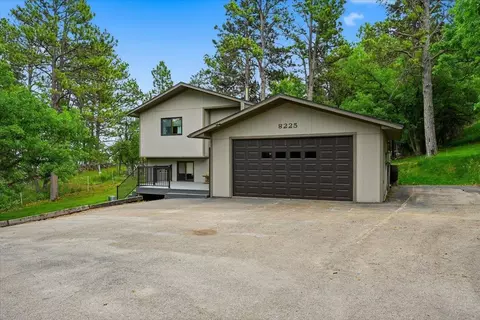 8225 S Blucksberg Mountain Rd, Sturgis, SD 57785