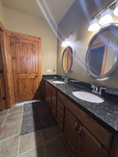 Bath - 188 Oak Ridge Rd, Spearfish, SD 57783 photo 2 of 7