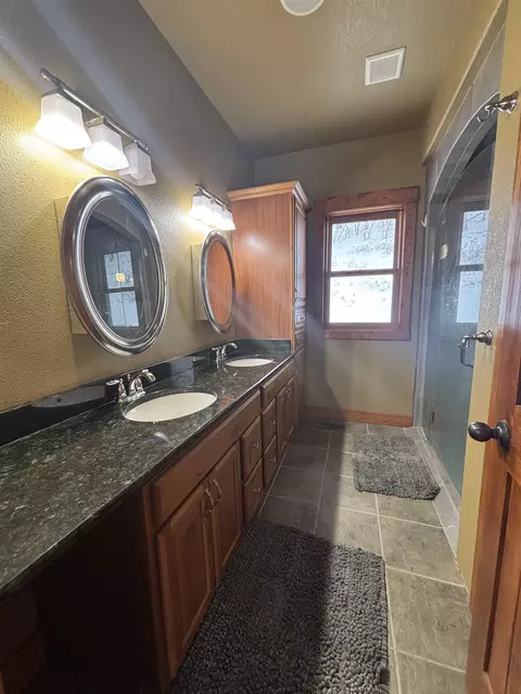 Bath - 188 Oak Ridge Rd, Spearfish, SD 57783 photo 3 of 7