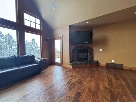Living - 188 Oak Ridge Rd, Spearfish, SD 57783 photo 5 of 8
