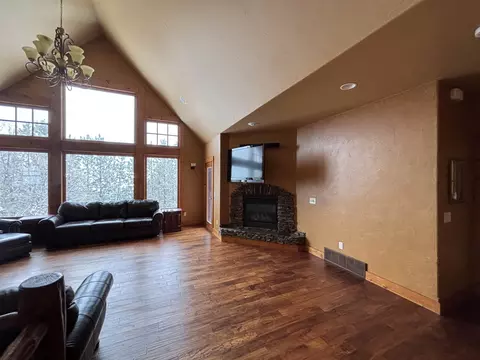 Living - 188 Oak Ridge Rd, Spearfish, SD 57783 photo 2 of 8