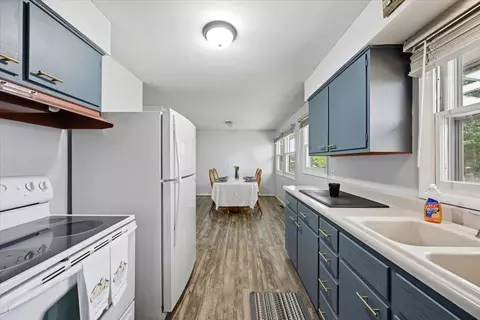 Kitchen - 1817 7th Ave, Belle Fourche, SD 57717 photo 2 of 2