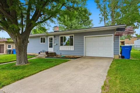 Exterior - 1817 7th Ave, Belle Fourche, SD 57717 photo 3 of 4