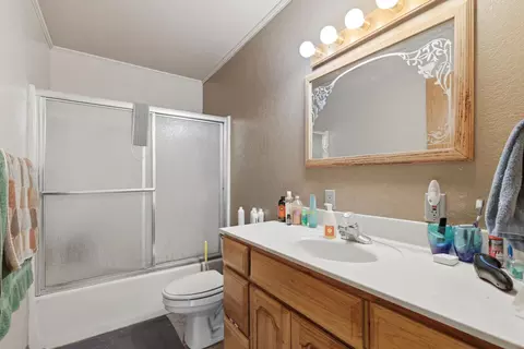 Bath - 24492 Oak Meadows Ct, Keystone, SD 57751 photo 4 of 4