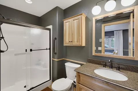 Bath - 11754 Caledonia Trl, Custer, SD 57730 photo 1 of 2