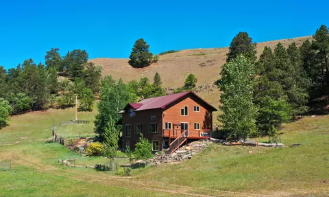 30 Alum Creek Rd, Aladdin, WY 82710