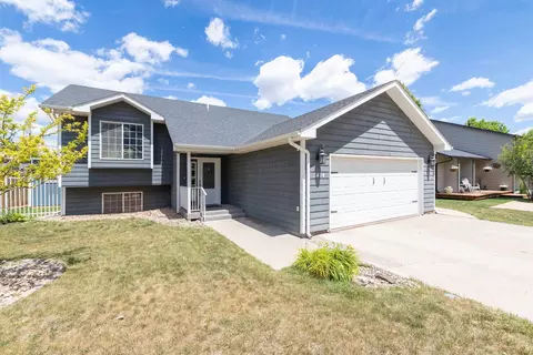 3414 Hall St, Rapid City, SD 57702