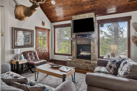 Living - 21183 Gilded Mountain Loop, Lead, SD 57754 photo 3 of 6