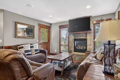 Living - 21183 Gilded Mountain Loop, Lead, SD 57754 photo 6 of 6
