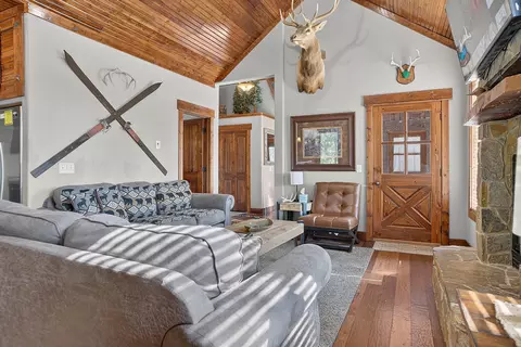 Living - 21183 Gilded Mountain Loop, Lead, SD 57754 photo 4 of 6
