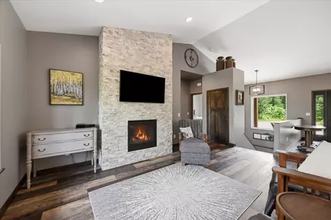 Living - 20726 Morning Star Rd, Lead, SD 57754 photo 2 of 4