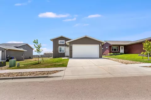 5229 Coal Bank Dr, Rapid City, SD 57701