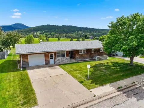 219 Lariat Dr, Spearfish, SD 57783