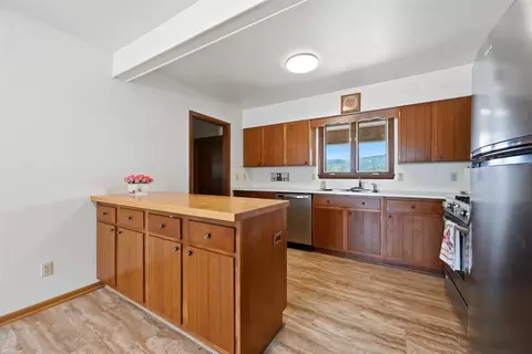 Kitchen - 219 Lariat Dr, Spearfish, SD 57783 photo 2 of 3