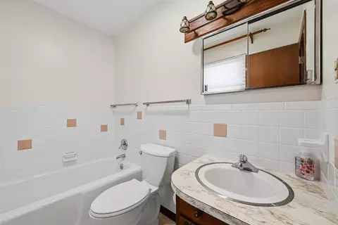 Bath - 219 Lariat Dr, Spearfish, SD 57783 photo 1 of 3