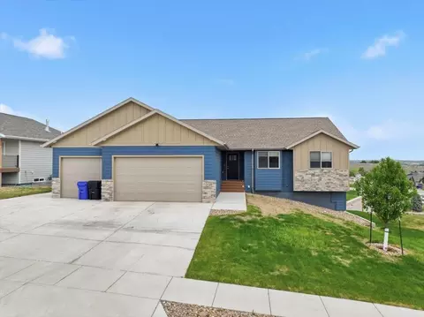 3120 Caymus Dr, Rapid City, SD 57703