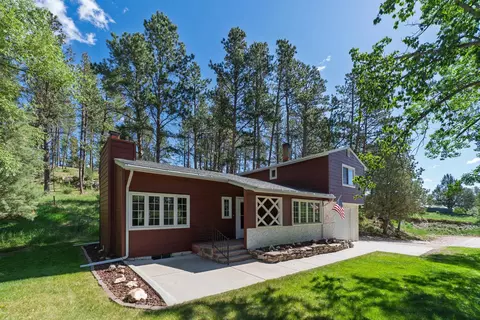 241 N 4th St, Custer, SD 57730