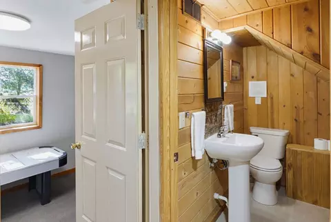 Bath - 241 N 4th St, Custer, SD 57730 photo 1 of 3