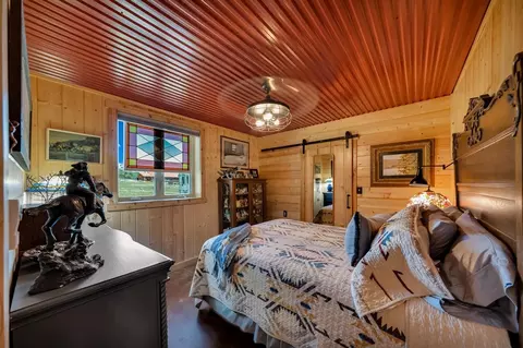 Bedroom - 25361 S Lightning Creek Rd, Custer, SD 57730 photo 1 of 3