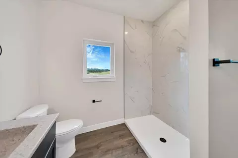 Bath - 229 Stone Hl, Custer, SD 57730 photo 2 of 3
