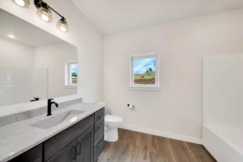 Bath - 229 Stone Hl, Custer, SD 57730 photo 3 of 3
