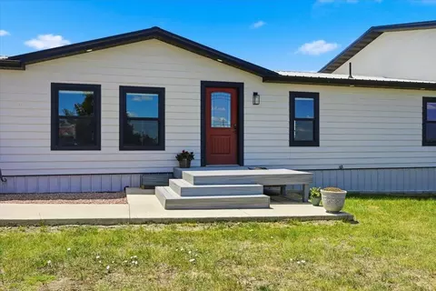 Exterior - 19131 Sandstone Rd, Belle Fourche, SD 57717 photo 2 of 5
