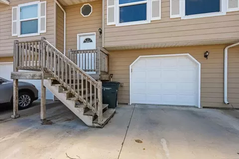 Exterior - 322 Summit St, Belle Fourche, SD 57717 photo 3 of 4