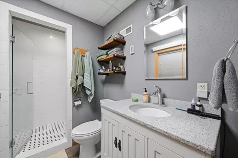 Bath - 322 Summit St, Belle Fourche, SD 57717 photo 2 of 2