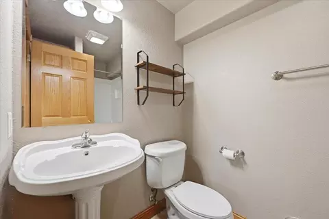 Bath - 1904 Cowboy Ln, Spearfish, SD 57783 photo 6 of 6