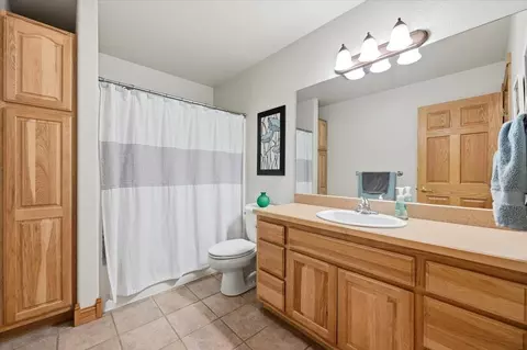 Bath - 1904 Cowboy Ln, Spearfish, SD 57783 photo 4 of 6