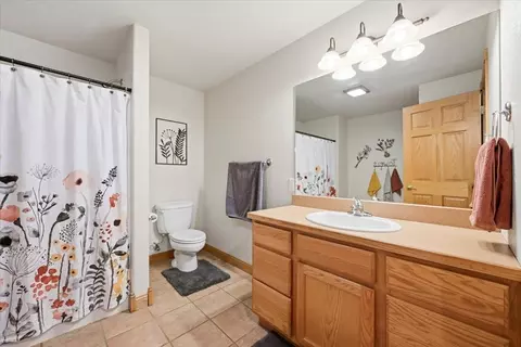Bath - 1904 Cowboy Ln, Spearfish, SD 57783 photo 5 of 6
