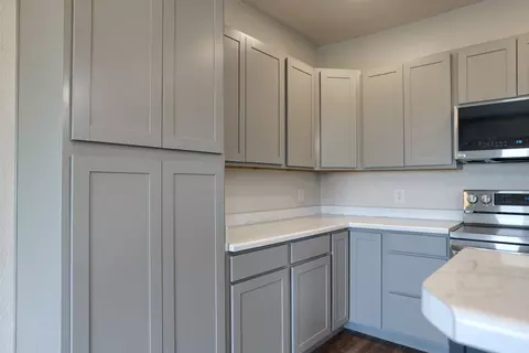 Kitchen - 1996 Spruce Ln, Belle Fourche, SD 57717 photo 3 of 4