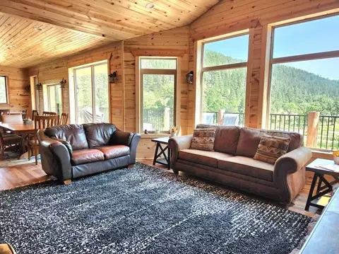 Living - 10548 Higgins Ln, Spearfish, SD 57783 photo 3 of 6