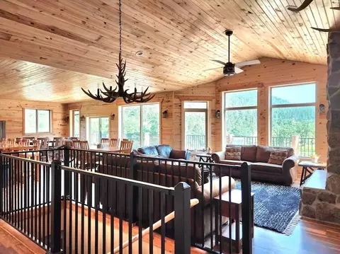 Living - 10548 Higgins Ln, Spearfish, SD 57783 photo 5 of 6