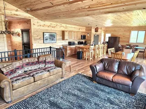 Living - 10548 Higgins Ln, Spearfish, SD 57783 photo 4 of 6