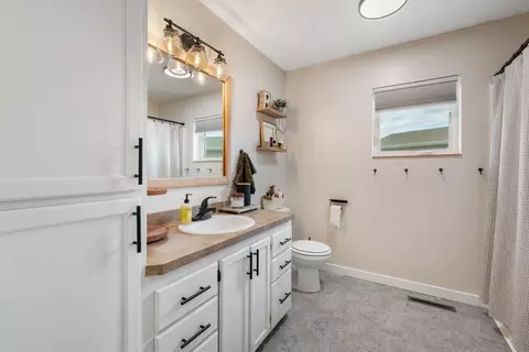 Bath - 474 Stealth Ln, Box Elder, SD 57719 photo 1 of 2