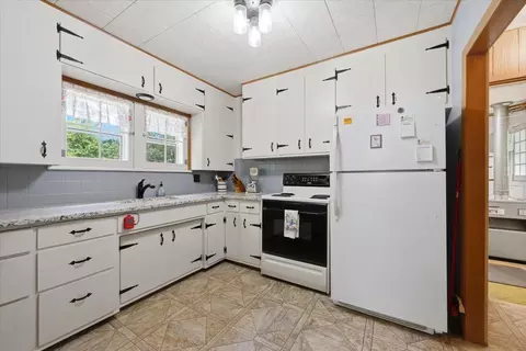 Kitchen - 8 Jefferson St, Deadwood, SD 57732 photo 1 of 2