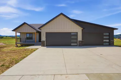 1639 Oak Crest Ct, Spearfish, SD 57783