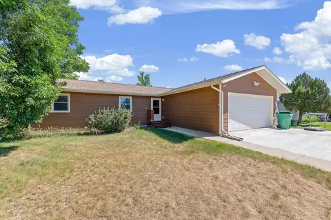 810 Rosilee Ln, Rapid City, SD 57701