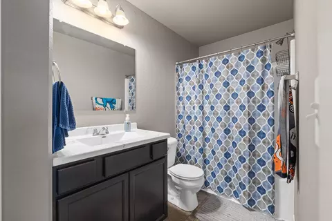 Bath - 6674 Cambridge Pl, Summerset, SD 57718 photo 1 of 3
