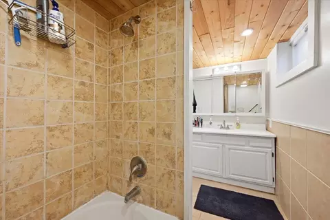 Bath - 714 Houston Ave, Lead, SD 57754 photo 2 of 2