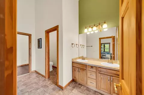 Bath - 144 Boot Hill Rd, Custer, SD 57730 photo 3 of 4