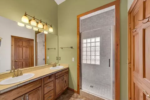 Bath - 144 Boot Hill Rd, Custer, SD 57730 photo 1 of 4