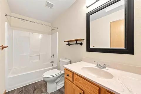 Bath - 1802 Sugar Creek Pl, Spearfish, SD 57783 photo 1 of 2