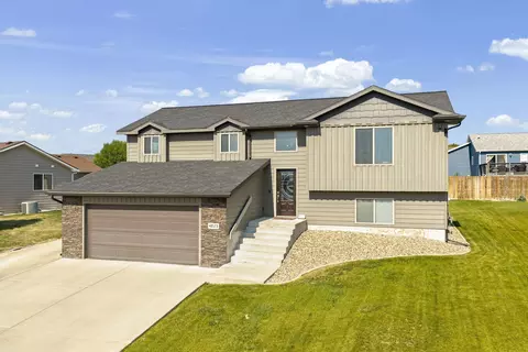 4825 Parkview Dr, Rapid City, SD 57701
