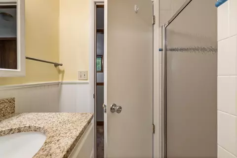 Bath - 515 Belair Dr, Custer, SD 57730 photo 4 of 4